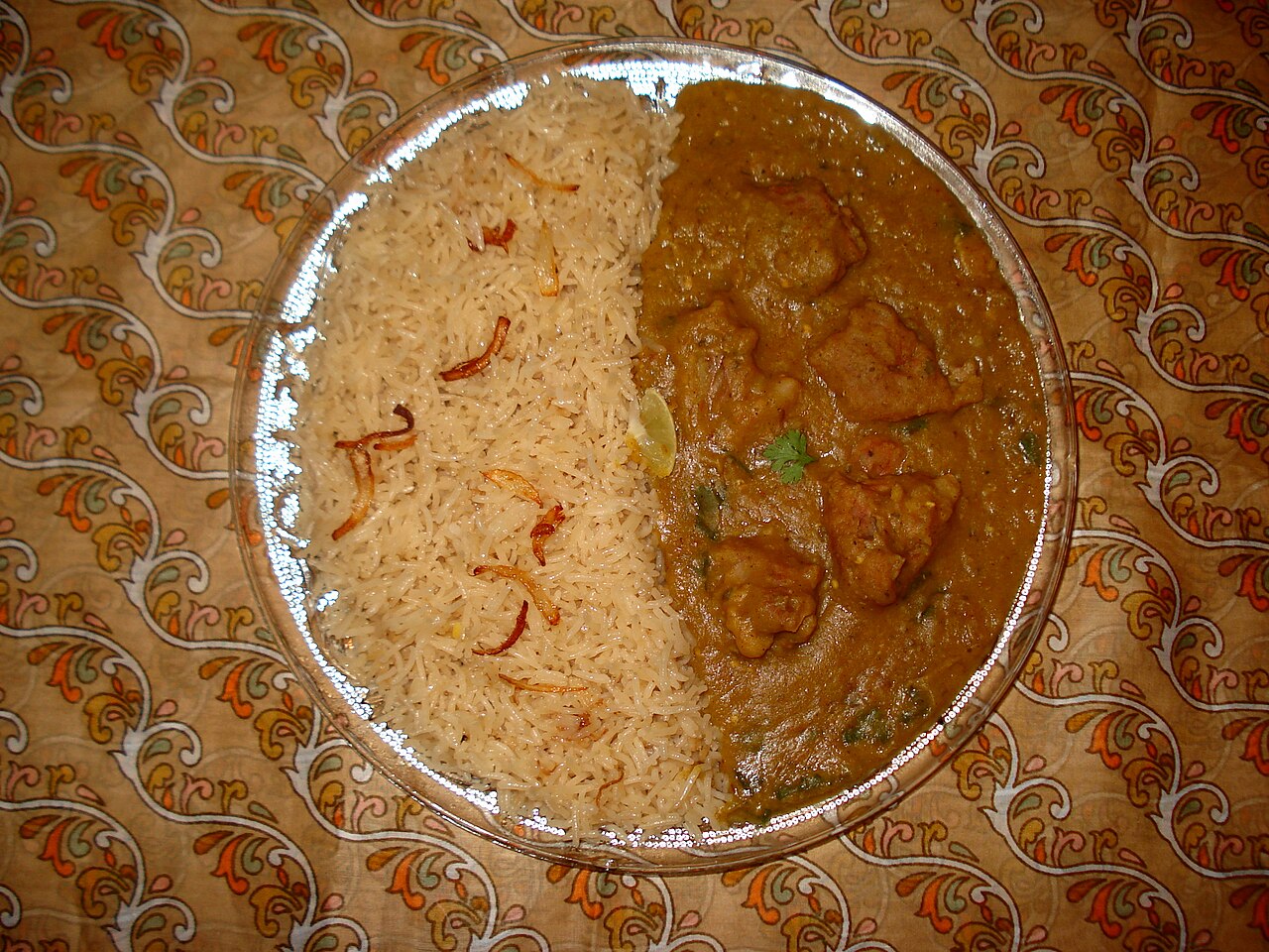 Dhansak Curry Explained: Ingredients & Origins at Indian Restaurants